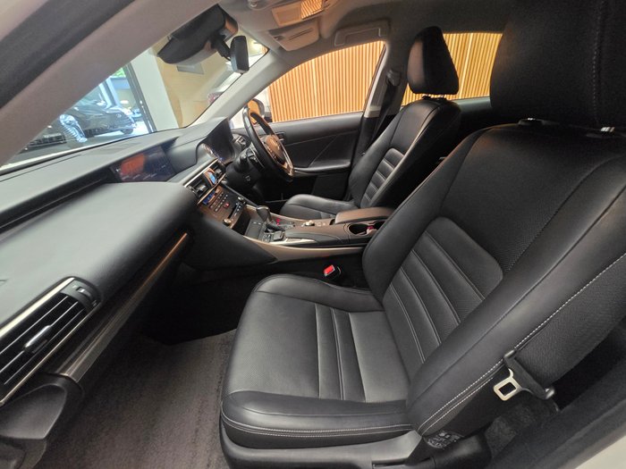 2018 Lexus IS300 Luxury 2.0L Turbo Automatic Sedan