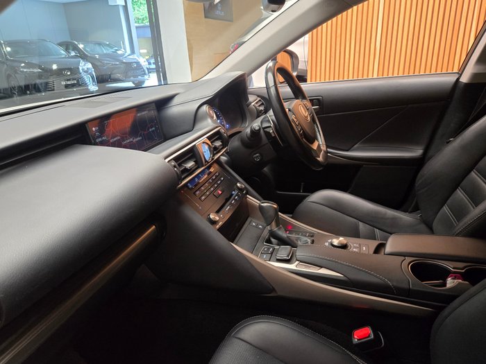 2018 Lexus IS300 Luxury 2.0L Turbo Automatic Sedan