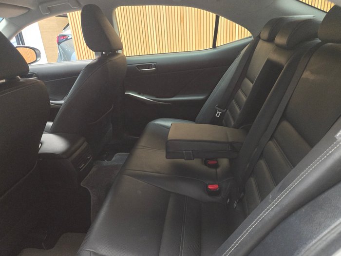 2018 Lexus IS300 Luxury 2.0L Turbo Automatic Sedan