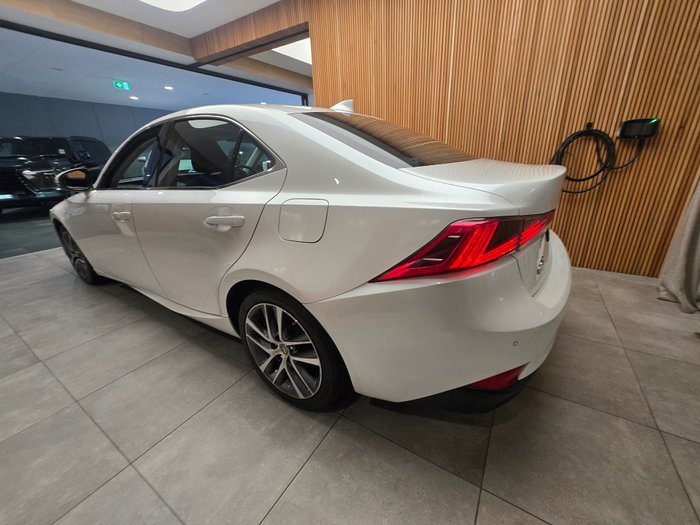 2018 Lexus IS300 Luxury 2.0L Turbo Automatic Sedan
