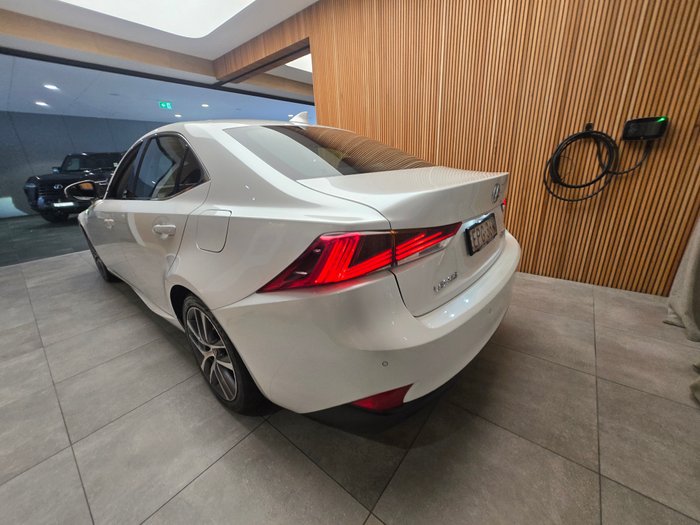 2018 Lexus IS300 Luxury 2.0L Turbo Automatic Sedan