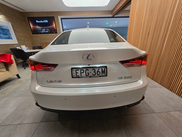 2018 Lexus IS300 Luxury 2.0L Turbo Automatic Sedan