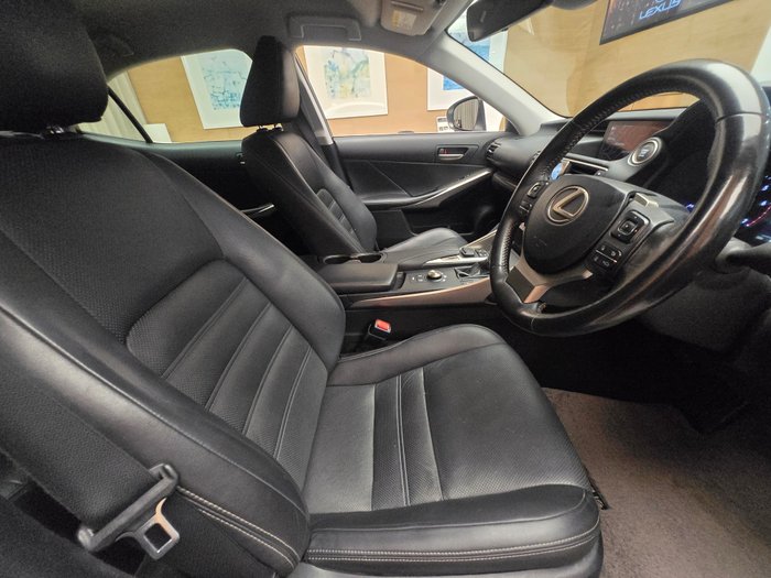 2018 Lexus IS300 Luxury 2.0L Turbo Automatic Sedan