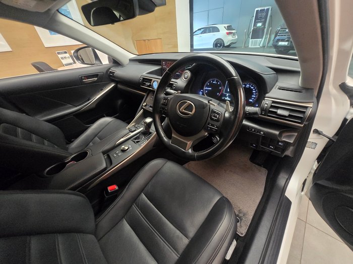 2018 Lexus IS300 Luxury 2.0L Turbo Automatic Sedan