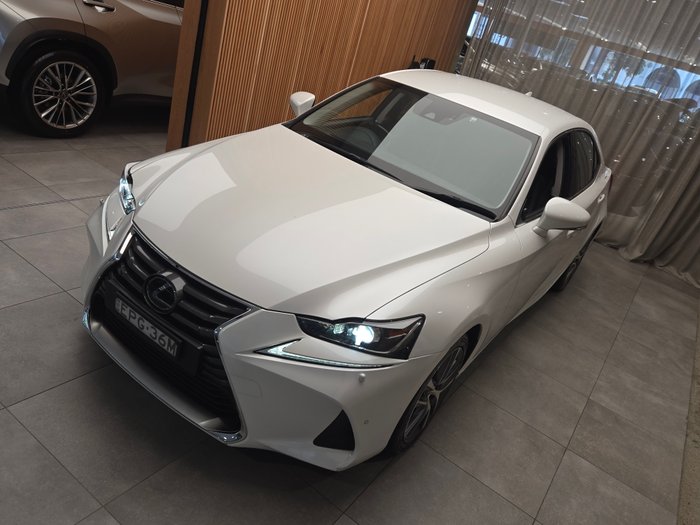 2018 Lexus IS300 Luxury 2.0L Turbo Automatic Sedan