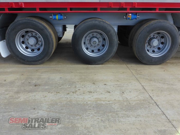 2002 Krueger 22 Pallet Flat Top Road Train Lead