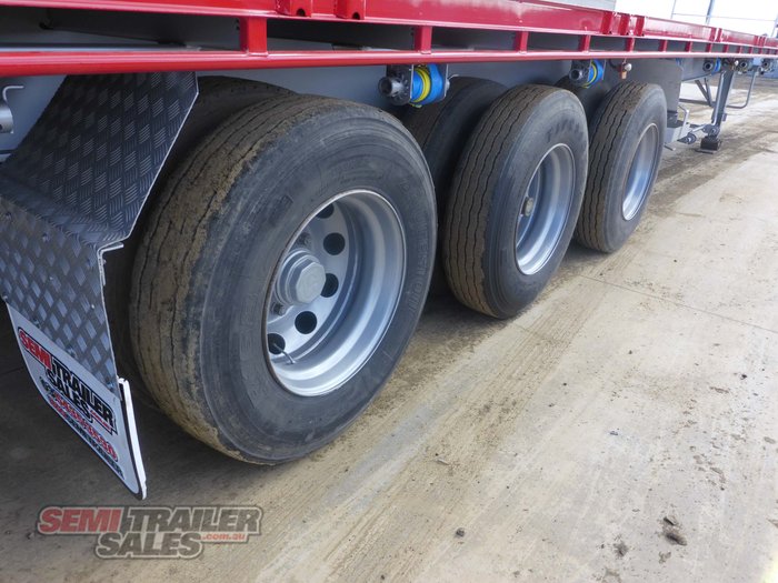 2002 Krueger 22 Pallet Flat Top Road Train Lead