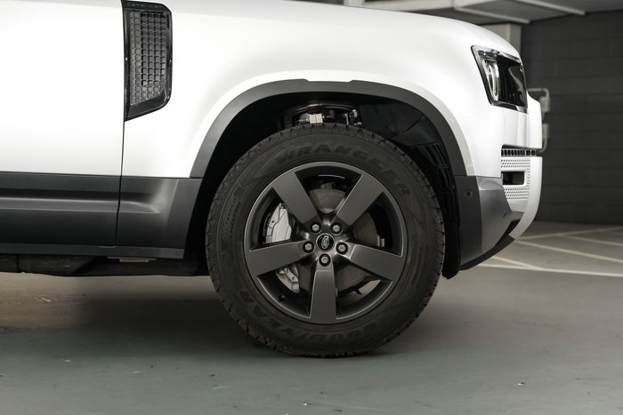 2023 Land Rover Defender 110 D300 SE