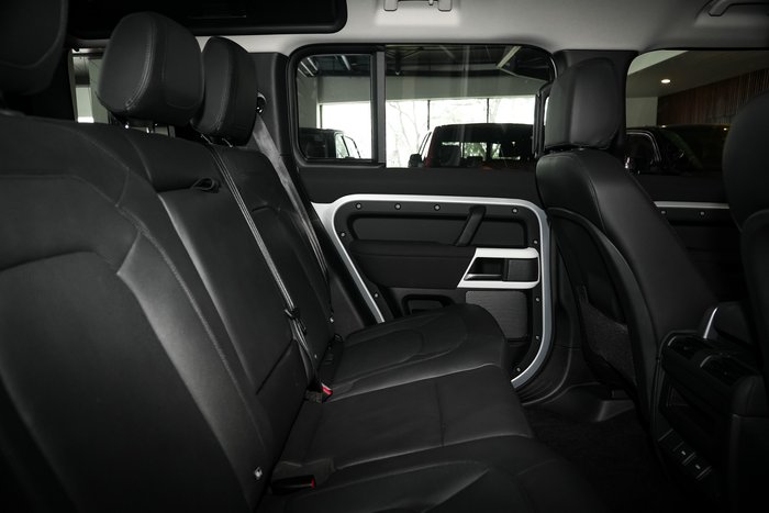 2023 Land Rover Defender 110 D300 SE