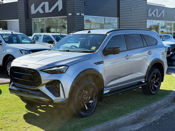 2026 Isuzu MU-X X-TERRAIN