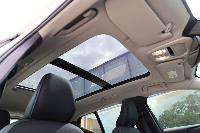 2023 Volvo XC40 Ultimate B4 Bright