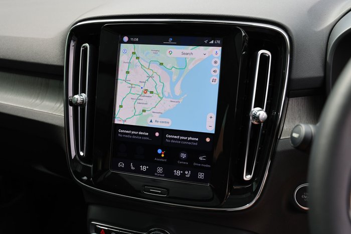 2023 Volvo XC40 Ultimate B4 Bright