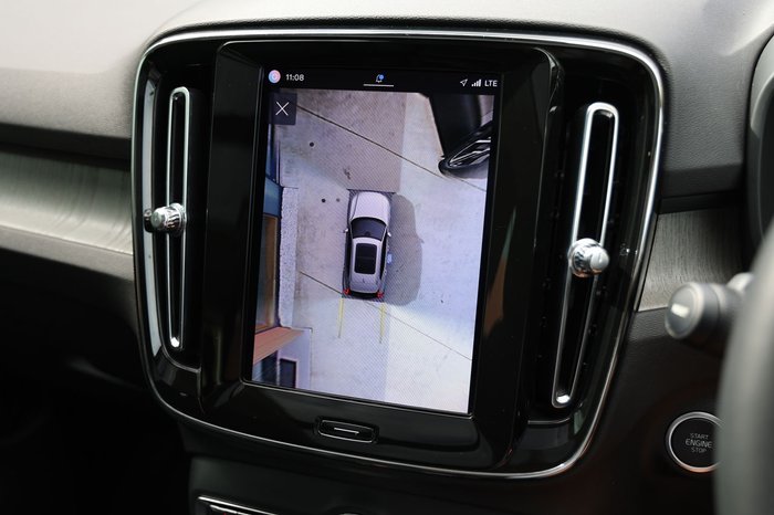 2023 Volvo XC40 Ultimate B4 Bright