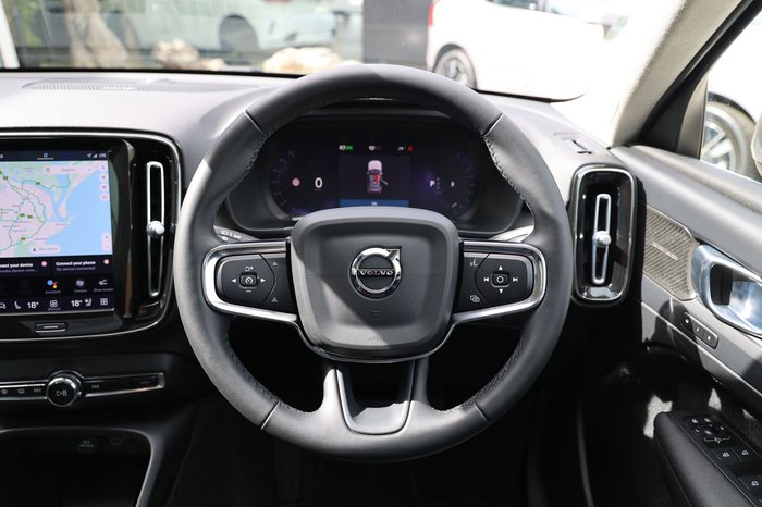 2023 Volvo XC40 Ultimate B4 Bright