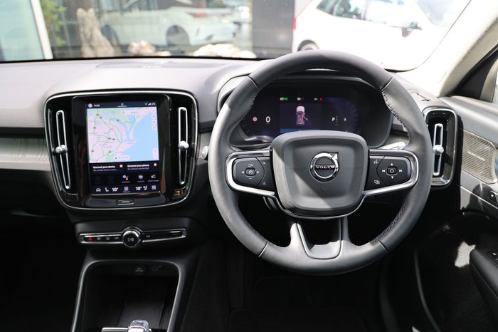 2023 Volvo XC40 Ultimate B4 Bright