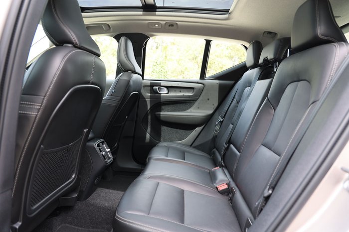 2023 Volvo XC40 Ultimate B4 Bright