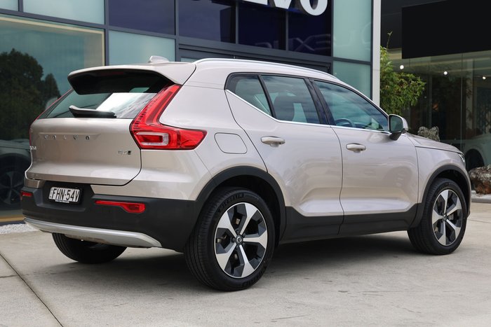 2023 Volvo XC40 Ultimate B4 Bright