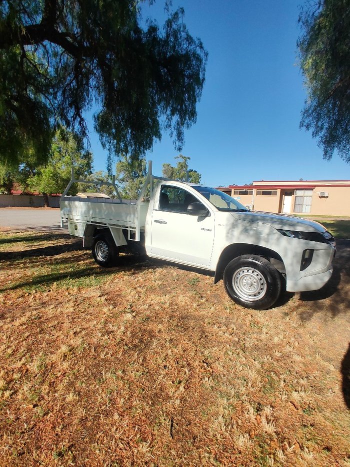 2021 Mitsubishi Triton GLX