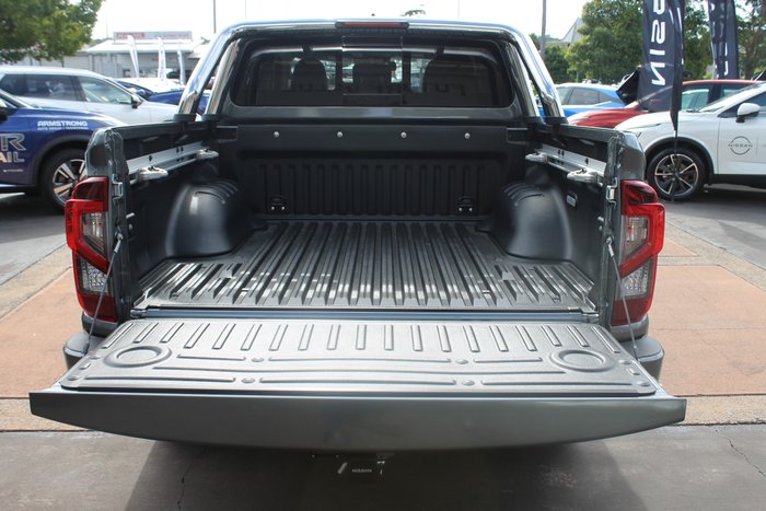 2025 Nissan Navara ST-X