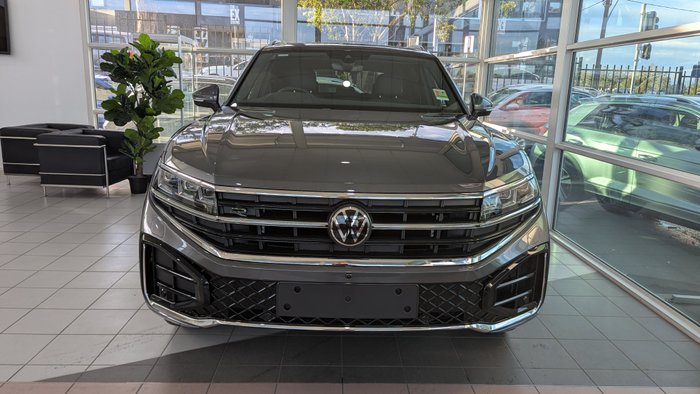2025 VOLKSWAGEN Touareg R-LINE
