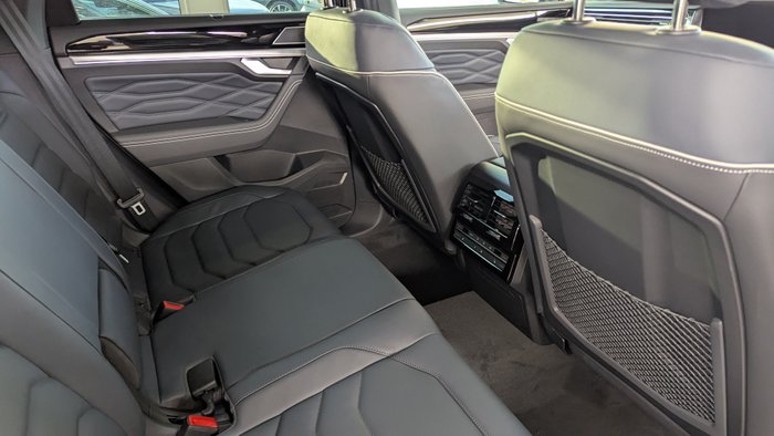 2025 VOLKSWAGEN Touareg R-LINE