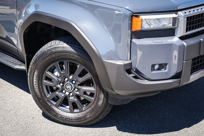 2025 Toyota PRADO GXL