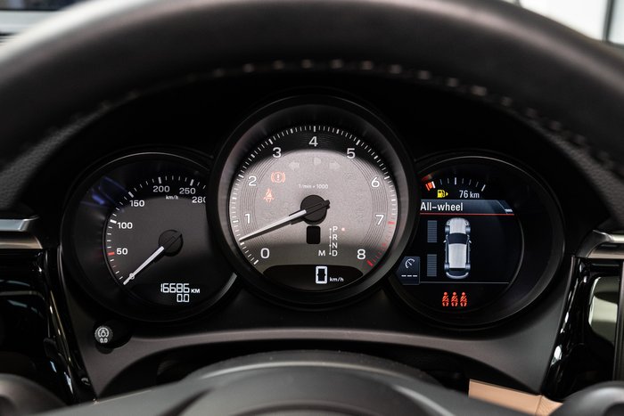 2024 Porsche Macan S