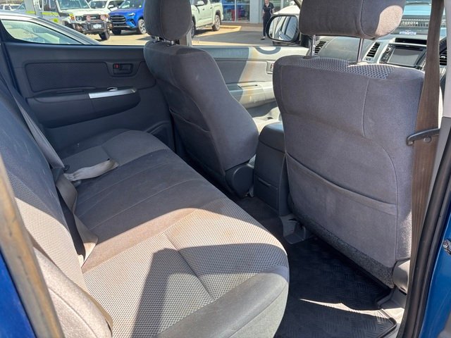 2011 TOYOTA Hilux HILUX 4x4 3.0L T/D D/C M/T SR5 1R61250 001 Tidal Blue
