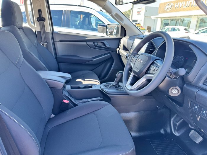 2026 ISUZU D-MAX SX