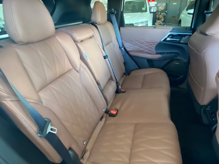 2025 MITSUBISHI Outlander EXCEED TOURER