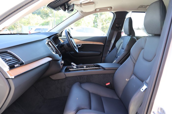 2023 Volvo XC90 Ultimate B5 Bright