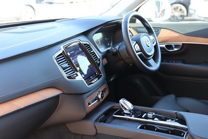 2023 Volvo XC90 Ultimate B5 Bright