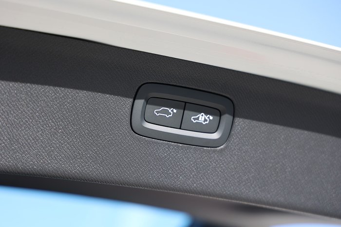 2023 Volvo XC90 Ultimate B5 Bright