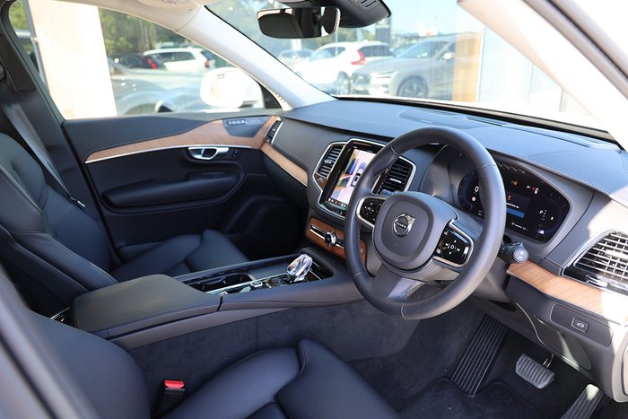 2023 Volvo XC90 Ultimate B5 Bright