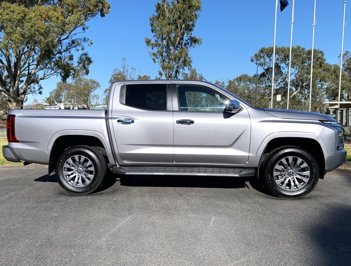2024 Mitsubishi MV4X47 MV Triton GLS 2.4L D 6A/T 4X4 DC PU BLADE SILVER