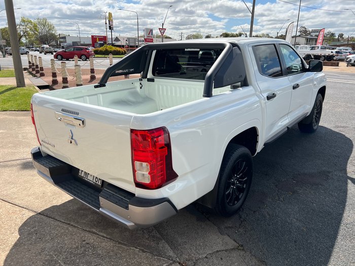 2024 MITSUBISHI TRITON GLX-R