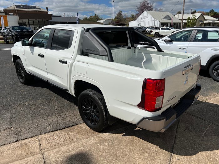 2024 MITSUBISHI TRITON GLX-R