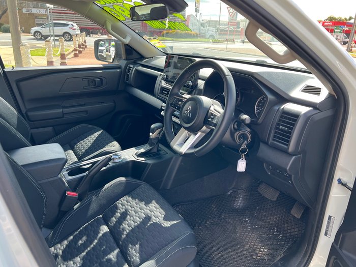 2024 MITSUBISHI TRITON GLX-R