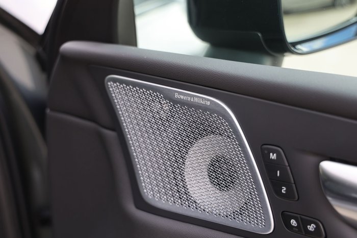 2026 Volvo XC60 Ultra T8 Plug-In Hybrid Dark