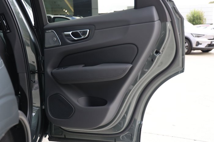 2026 Volvo XC60 Ultra T8 Plug-In Hybrid Dark