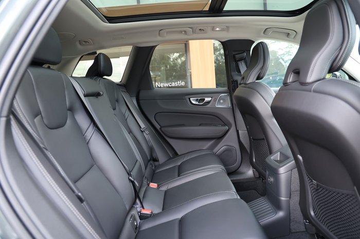 2026 Volvo XC60 Ultra T8 Plug-In Hybrid Dark