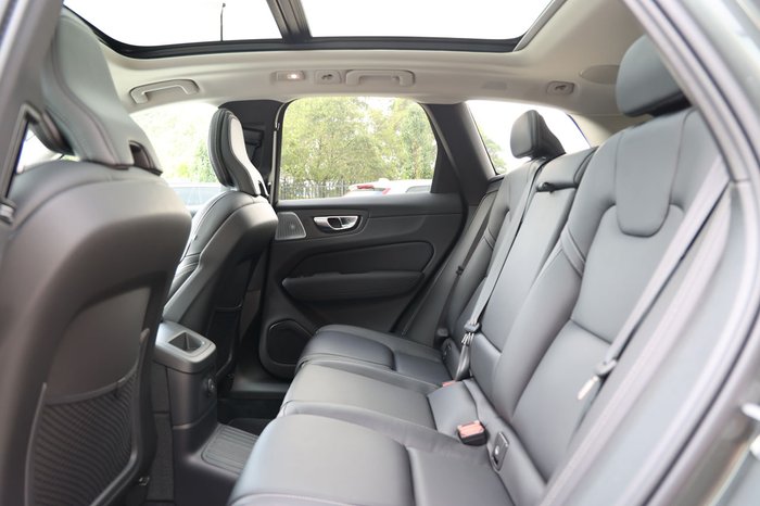 2026 Volvo XC60 Ultra T8 Plug-In Hybrid Dark