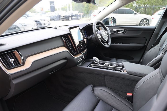 2026 Volvo XC60 Ultra T8 Plug-In Hybrid Dark