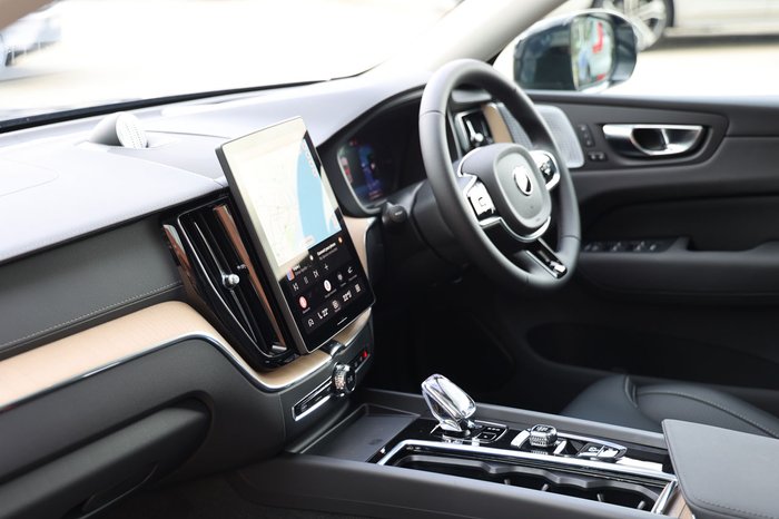 2026 Volvo XC60 Ultra T8 Plug-In Hybrid Dark