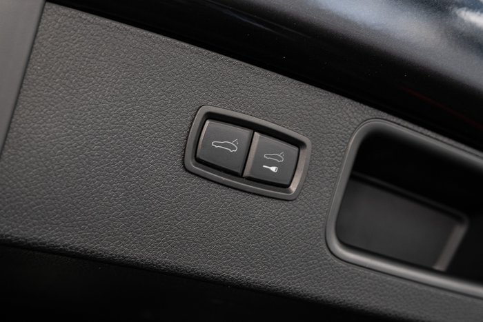 2023 Porsche Macan S