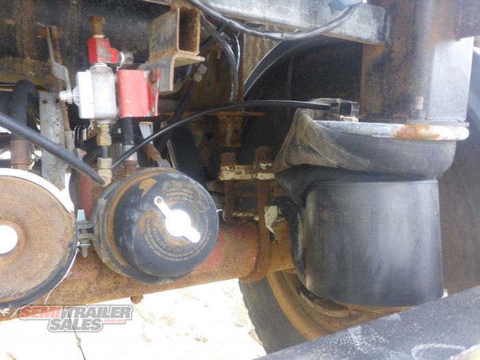 2001 Custom 4,000 Litre Aluminium Dog Tanker