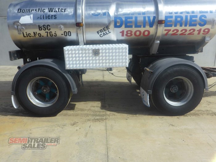 2001 Custom 4,000 Litre Aluminium Dog Tanker