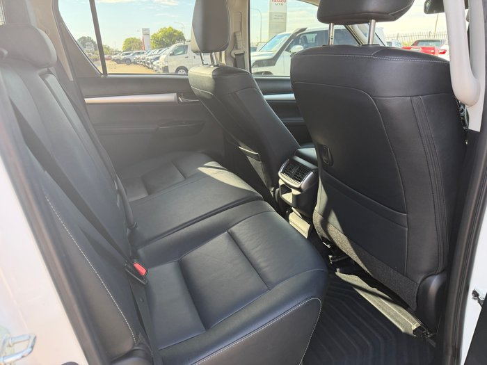 2024 Toyota Hilux SR5 White