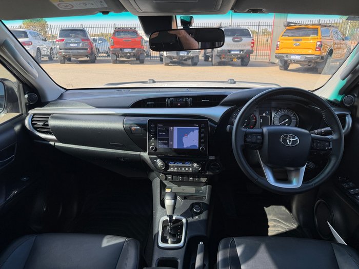2024 Toyota Hilux SR5 White