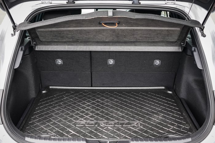 2025 Toyota COROLLA SX